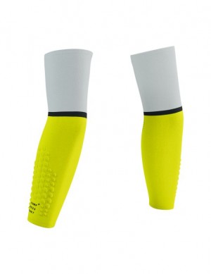 Compression Sleeves Compressport ArmForce Ultralight Barbati Albi Galbeni | 503648-PRO