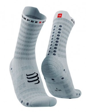 Sosete Alergare Compressport Pro Racing Socks v4.0 Ultralight Run High Barbati Albi | 750314-BSJ