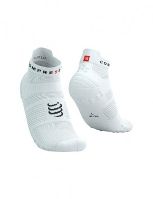 Sosete Alergare Compressport Pro Racing Socks v4.0 Run Low Barbati Albi Negrii | 258109-NHE