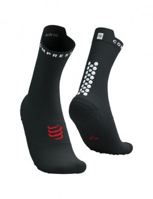 Sosete Alergare Compressport Pro Racing Socks v4.0 Run High Barbati Negrii Albi | 105267-YGO