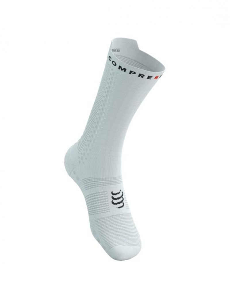 Cycling Socks Compressport Pro Racing Socks v4.0 Bike Barbati Albi Negrii | 491836-LKY