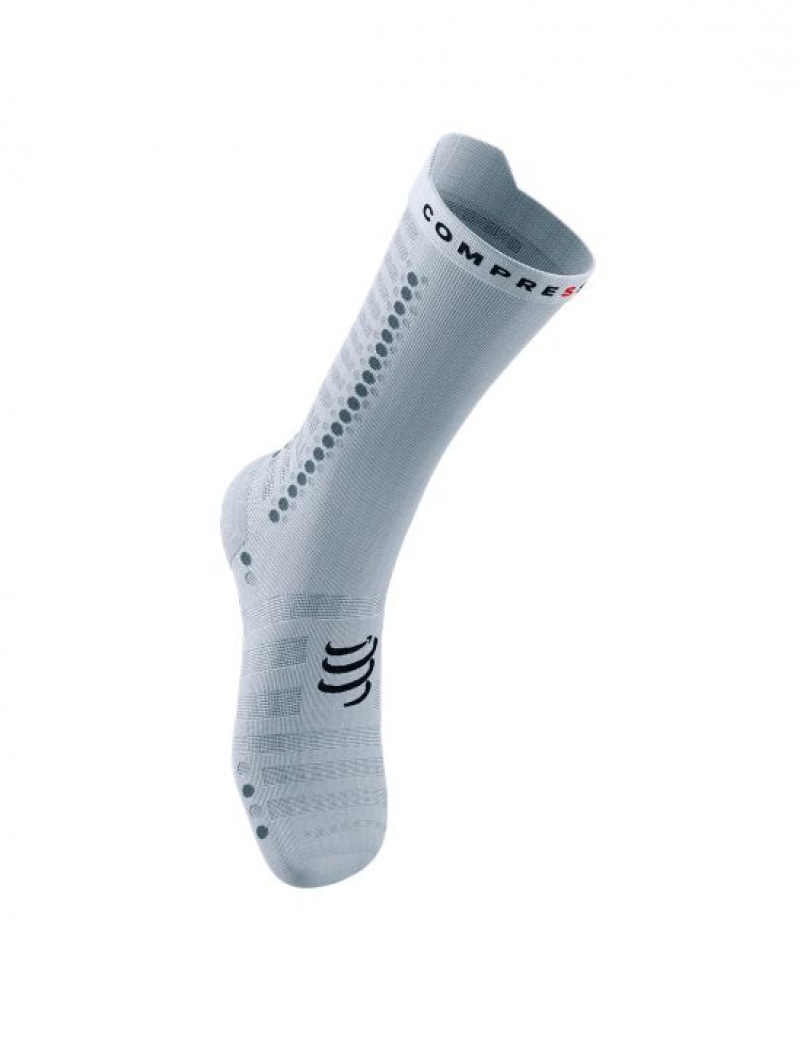 Cycling Socks Compressport Pro Racing Socks v4.0 Ultralight Bike Barbati Albi Negrii | 354160-ZTU