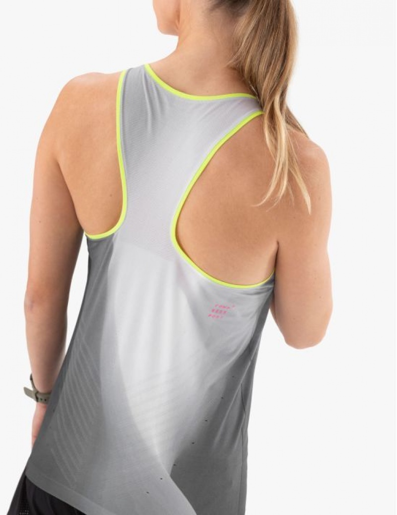 Maiouri Compressport Performance Singlet W Dama Negrii Albi | 745801-LSF