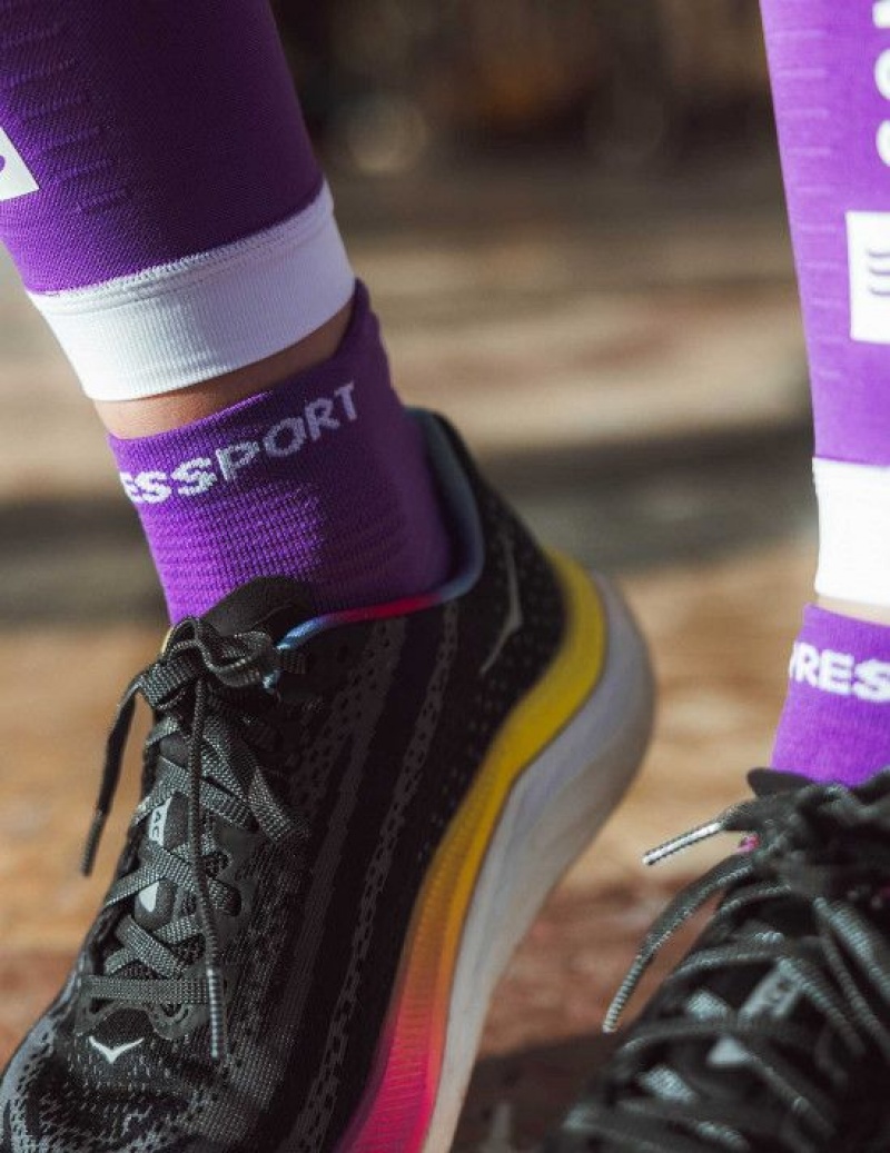 Sosete Alergare Compressport Pro Racing Socks v4.0 Run Low Barbati Violet Albi | 987532-SEX