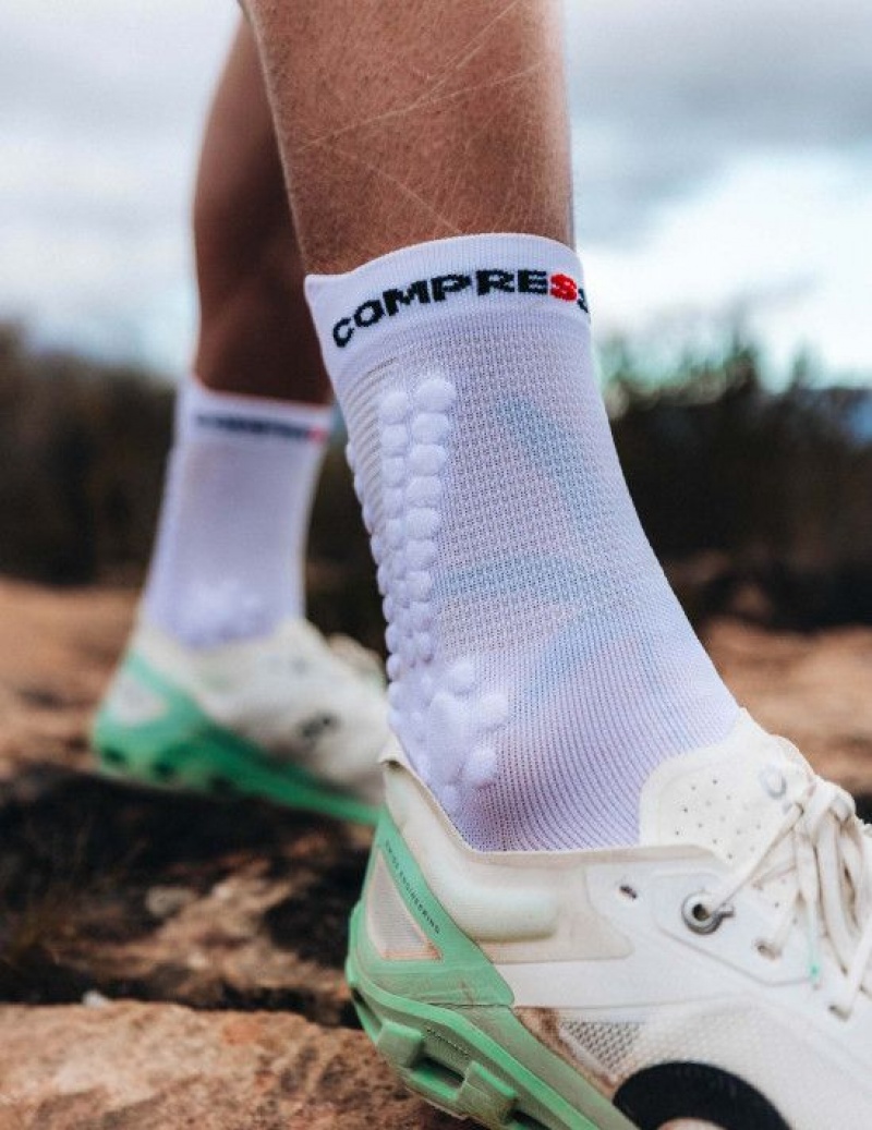 Sosete Compressport Pro Racing Socks v4.0 Trail Unisex Albi Negrii | 513687-PVX